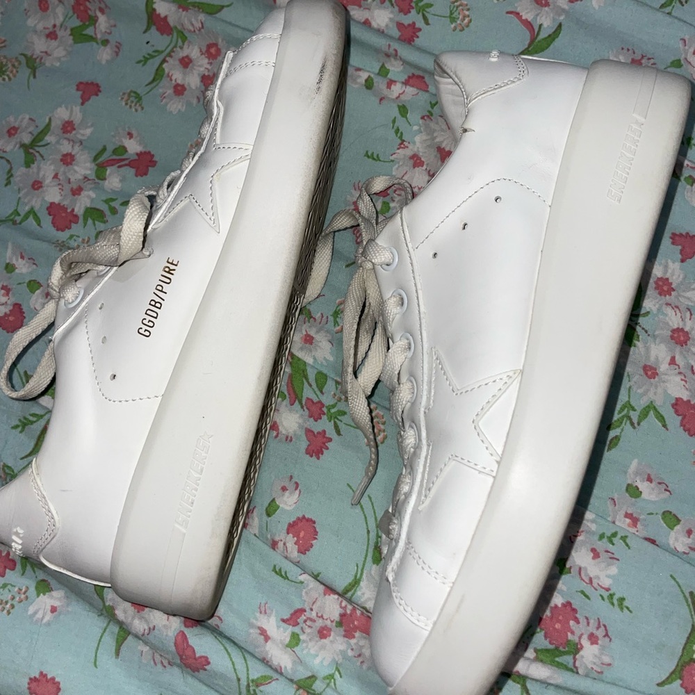 GOLDEN GOOSES SNEAKER